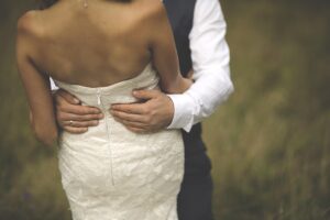授かり婚の結婚式場は予約をいつまでにするべき？